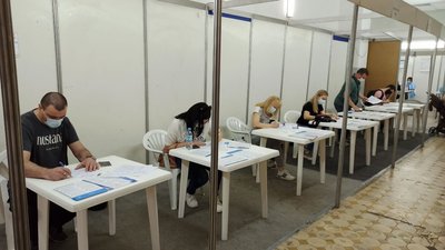 У Вінниці відкрили Центр масової вакцинації від коронавірусу У Вінниці відкрили Центр масової вакцинації від коронавірусу