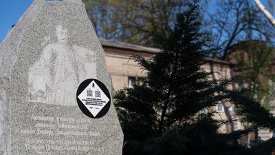 Talking Statues: проєкт Ярослави Гресь "озвучив" пам'ятник Дмитру Вишневецькому в Запоріжжі Talking Statues: проєкт Ярослави Гресь "озвучив" пам'ятник Дмитру Вишневецькому в Запоріжжі