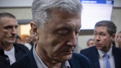 Пʼятий президент України Петро Порошенко після засідання в Касаційному суді у Києві