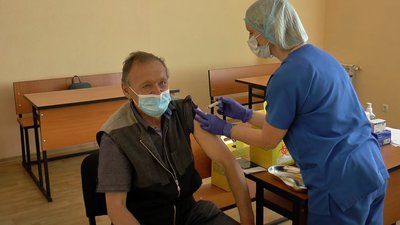 У центрах масової вакцинації на Полтавщині щепили понад 3,5 тисячі людей