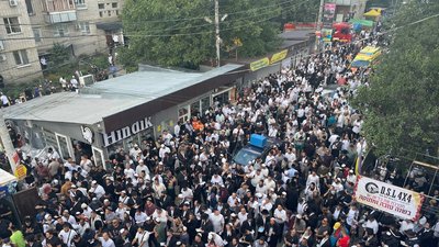 В Умані хасиди провели молитву за Україну В Умані хасиди провели молитву за Україну