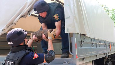 У дворі черкаської багатоповерхівки знайшли боєприпас У дворі черкаської багатоповерхівки знайшли боєприпас