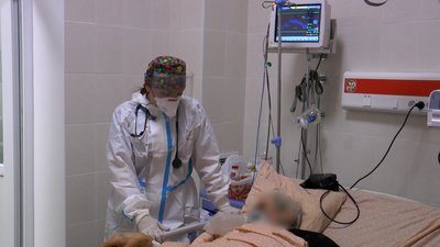 "Хотіла б більше довіри". Історія лікарки з Івано-Франківська, яка працює з хворими на COVID-19 "Хотіла б більше довіри". Історія лікарки з Івано-Франківська, яка працює з хворими на COVID-19