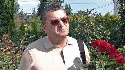 "За першим покликом пішов на фронт": у Луцьку попрощалися з 57-річним підполковником Сергієм Слабенком "За першим покликом пішов на фронт": у Луцьку попрощалися з 57-річним підполковником Сергієм Слабенком