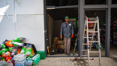 "Шибки, карнизи, гардини, штори, все повилітало". Що кажуть очевидці про ракетний обстріл Дніпра у ніч на 26 травня "Шибки, карнизи, гардини, штори, все повилітало". Що кажуть очевидці про ракетний обстріл Дніпра у ніч на 26 травня