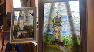 Благодійна виставка-аукціон
