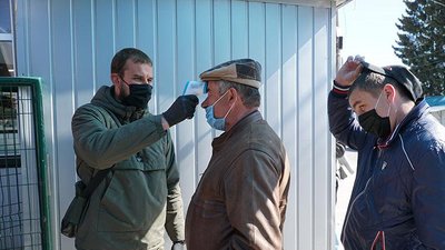 На в'їздах до тернопільських ринків облаштували пропускні пости На в'їздах до тернопільських ринків облаштували пропускні пости
