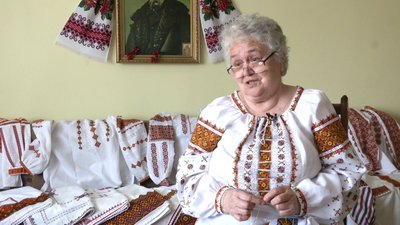 Вишивальниця з Космача Галина Полєк Вишивальниця з Космача Галина Полєк