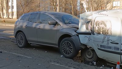 У Миколаєві трапилась ДТП: двоє людей звернулися за допомогою лікарів У Миколаєві трапилась ДТП: двоє людей звернулися за допомогою лікарів