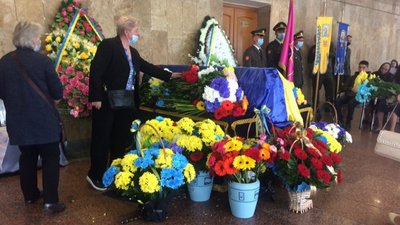 На Рівненщині прощаються із бійцем, який загинув у пожежі в зоні ООС На Рівненщині прощаються із бійцем, який загинув у пожежі в зоні ООС