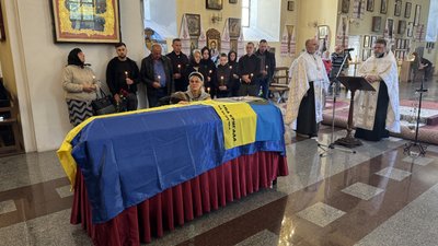 У Полтаві прощаються із захисником Олегом Меженком