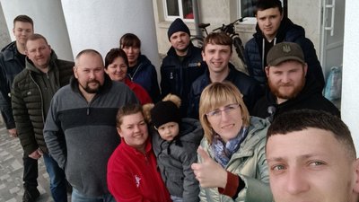 "Він наш наймолодший волонтер". Історія 2-річного Максима із Львівщини "Він наш наймолодший волонтер". Історія 2-річного Максима із Львівщини
