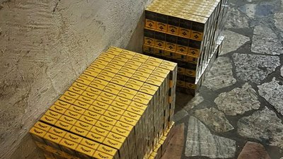 Двох чоловіків із пакунками сигарет затримали у горах прикордонники на Закарпатті Двох чоловіків із пакунками сигарет затримали у горах прикордонники на Закарпатті