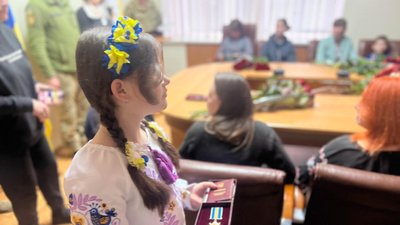 У Житомирі рідним загиблих за Україну воїнів передали державні нагороди У Житомирі рідним загиблих за Україну воїнів передали державні нагороди