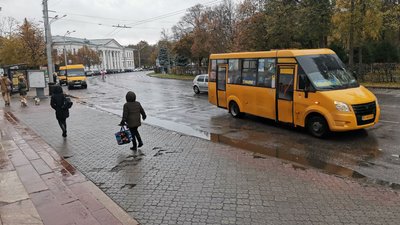 Вимкнули вуличне світло та змінили графік руху тролейбусів: у Полтаві економлять електроенергію Вимкнули вуличне світло та змінили графік руху тролейбусів: у Полтаві економлять електроенергію