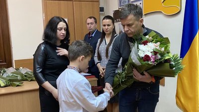 У Житомирі родинам загиблих військових передали державні нагороди У Житомирі родинам загиблих військових передали державні нагороди