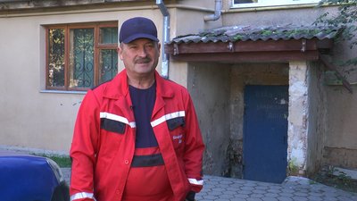 "Ми ж — українці, мусимо допомагати одне одному". Як франківські комунальники ремонтували будинки у Миколаєві "Ми ж — українці, мусимо допомагати одне одному". Як франківські комунальники ремонтували будинки у Миколаєві