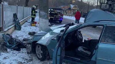 На Львівщині нетверезий водій в’їхав у електроопору На Львівщині нетверезий водій в’їхав у електроопору