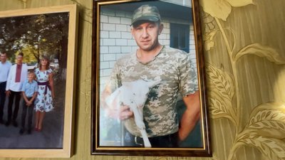 "Я все одно на роботу": історія 43-річного фермера з Чернігівщини, якого росіяни розстріляли із БТРа "Я все одно на роботу": історія 43-річного фермера з Чернігівщини, якого росіяни розстріляли із БТРа