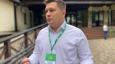 Нові і не забуті старі: хто прийшов на представлення чернігівської «Слуги народу»