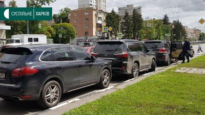 Мільйон доларів за посаду Кучера: у Харкові затримали двох киян