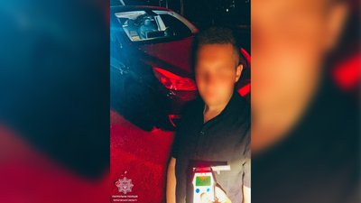 Рівень алкоголю перевищував норму в 11 разів: патрульні зупинили водія Tesla