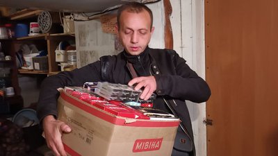 Вареники, консерви та цигарки-самокрутки: у Тернополі волонтери "Бункер С" щодня допомагають бійцям Вареники, консерви та цигарки-самокрутки: у Тернополі волонтери "Бункер С" щодня допомагають бійцям