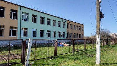 Зруйновані школа, дитсадок та мародерство: місяць російської окупації у Новобасанській громаді Зруйновані школа, дитсадок та мародерство: місяць російської окупації у Новобасанській громаді