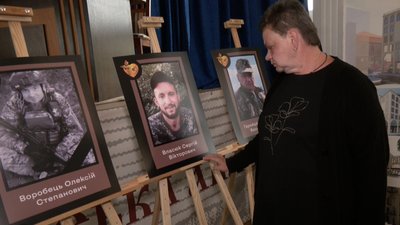 У Луцьку вшанували пам’ять медиків, які загинули за час російсько-української війни У Луцьку вшанували пам’ять медиків, які загинули за час російсько-української війни