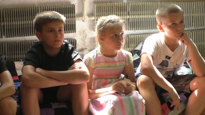 "Мріють, щоб закінчилася війна": родина з Бердянська евакуювалася, бо росіяни хотіли депортувати дітей до РФ