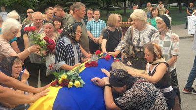 У Полтаві попрощалися із захисниками, які боронили Україну, і загинули на Донеччині