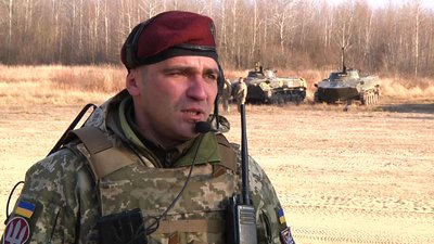 На полігоні під Житомиром десантники та авіація провели спільні навчання На полігоні під Житомиром десантники та авіація провели спільні навчання