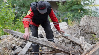 Піротехніки обстежують локації, де заплановано проведення загальноміської толоки Піротехніки обстежують локації, де заплановано проведення загальноміської толоки