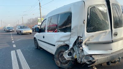 Двоє загиблих і один травмований. Поблизу Франківська зіткнулося шість автомобілів Двоє загиблих і один травмований. Поблизу Франківська зіткнулося шість автомобілів