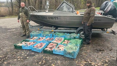 У заказнику на Черкащині знайшли заборонені знаряддя лову та рибу
