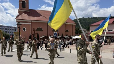 У Рахові на Закарпатті попрощалися з військовим Богданом Беднаром