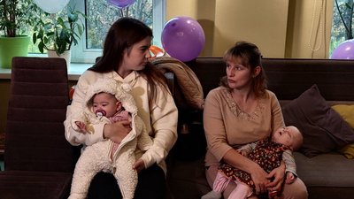 Мами з дітьми, яких виходили в Охматдиті Мами з дітьми, яких виходили в Охматдиті