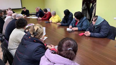Зустріч голів ОСББ із заступником начальника міського району електромереж Юрієм Наклюцьким Зустріч голів ОСББ із заступником начальника міського району електромереж Юрієм Наклюцьким