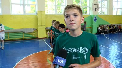 У Житомирі учні школи №17 та діти з синдромом Дауна зіграли товариську гру в флорбол У Житомирі учні школи №17 та діти з синдромом Дауна зіграли товариську гру в флорбол