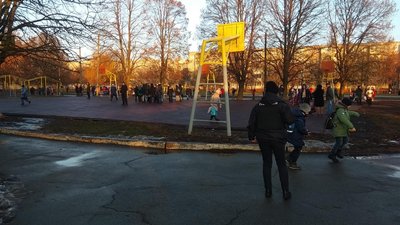 Вибухівки у двох чернігівських школах не знайшли Вибухівки у двох чернігівських школах не знайшли