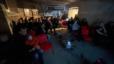 Кіно в підземеллях: у музеї на Рівненщині почали показувати українську класику Кіно в підземеллях: у музеї на Рівненщині почали показувати українську класику