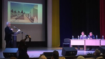 У Черкасах члени сімей загиблих та представники міської ради обговорили проєкти надгробків захисникам У Черкасах члени сімей загиблих та представники міської ради обговорили проєкти надгробків захисникам
