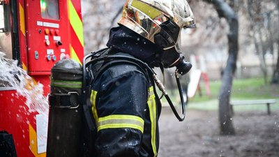 Рятувальник ДСНС у Чернівцях