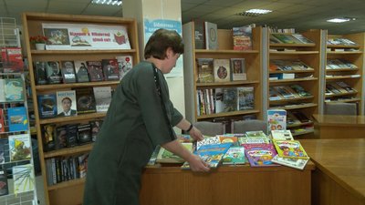 Просять книжки українською: у Черкасах збирають книги для переселенців