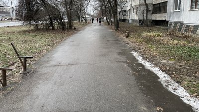 Через ожеледицю у Полтаві був ускладнений рух на дорогах: що говорять водії та пішоходи Через ожеледицю у Полтаві був ускладнений рух на дорогах: що говорять водії та пішоходи