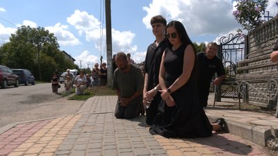 На Прикарпатті попрощалися з ексголовою Тлумацької громади Романом Круховським, який загинув на війні На Прикарпатті попрощалися з ексголовою Тлумацької громади Романом Круховським, який загинув на війні
