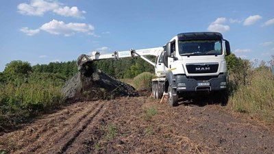 На державному кордоні Сумщини копають протитранспортний рів (ФОТО) На державному кордоні Сумщини копають протитранспортний рів (ФОТО)