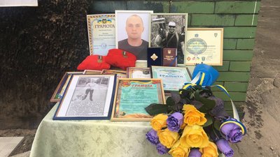 У Лебединській школі відкрили пам'ятну дошку загиблому військовому Богдану Богданову
