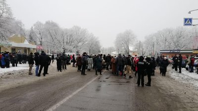 Дві траси на Харківщині перекривали через нові тарифи на газ Дві траси на Харківщині перекривали через нові тарифи на газ