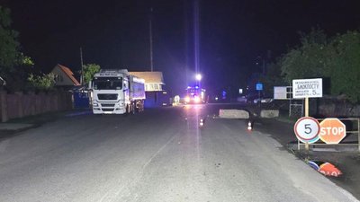 На Рівненщині вантажівка влетіла в блокпост та спричинила ряд зіткнень. Є загиблий